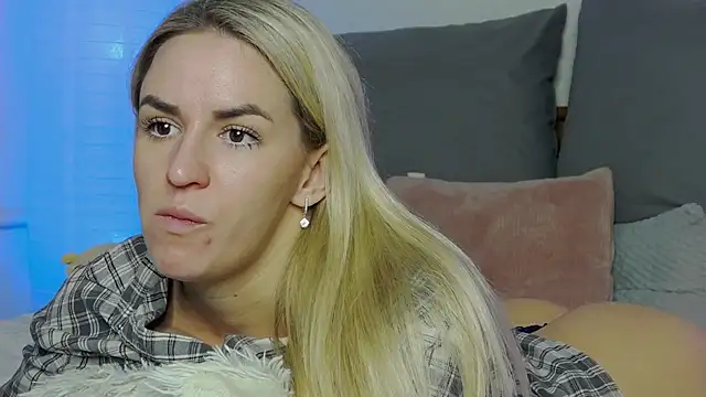 SofiJames online show from 01-12-25, 09:40