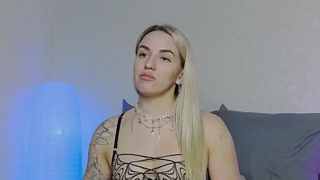 SofiJames online show from 01-25-25, 06:01