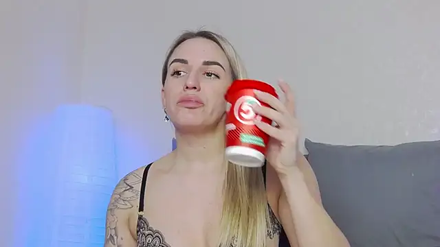 SofiJames online show from 03-14-25, 06:32