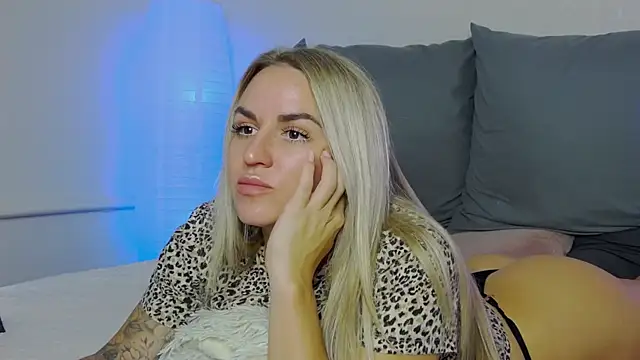 SofiJames online show from 09-14-25, 07:07