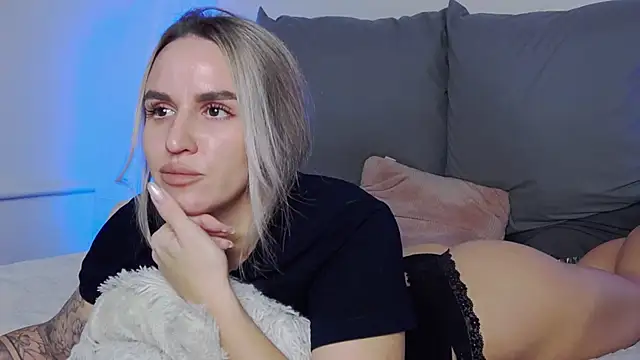 SofiJames online show from 11-26-25, 07:09