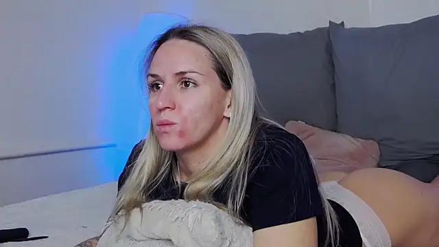 SofiJames online show from 12-14-25, 06:30