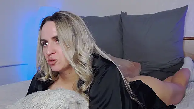 SofiJames online show from 12-16-25, 06:51