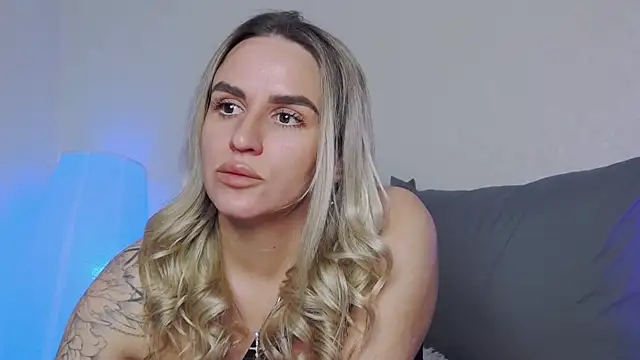 SofiJames online show from 12-18-25, 06:08