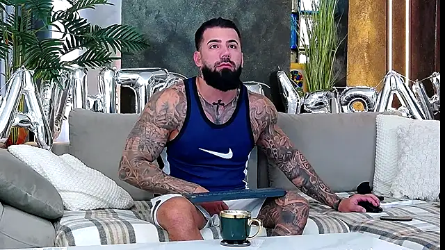 masterkingofmusclee online show from 10-24-25, 06:43