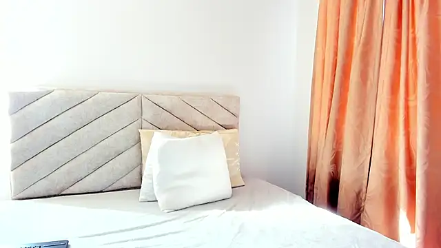 im amber online show from 12-11-24, 01:17