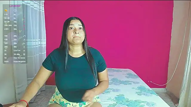 Snapshot of violeta_rous chatting on 01-15-25, 06:01 violeta rous online show from 01-15-25, 06:01