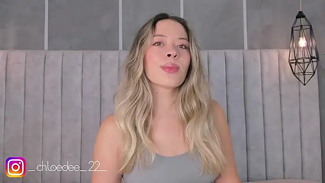 Snapshot of chloe_d chatting on 01-15-25, 11:43 chloe d online show from 01-15-25, 11:43