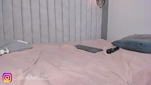 Snapshot of chloe_d chatting on 02-02-25, 05:59 chloe d online show from 02-02-25, 05:59