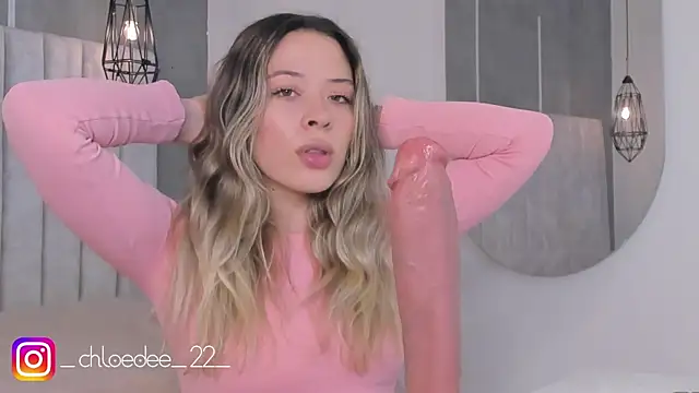 Snapshot of chloe_d chatting on 02-12-25, 02:43 chloe d online show from 02-12-25, 02:43