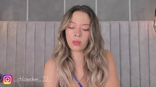 Snapshot of chloe_d chatting on 03-12-25, 12:04 chloe d online show from 03-12-25, 12:04