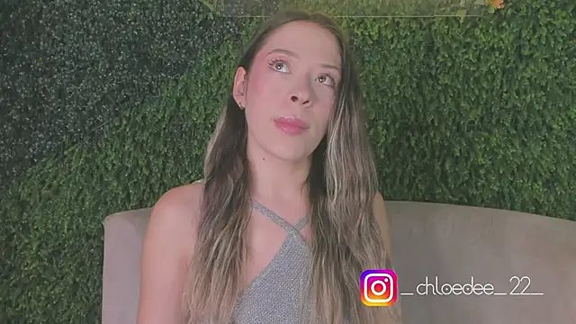 Snapshot of chloe_d chatting on 09-15-25, 12:05 chloe d online show from 09-15-25, 12:05