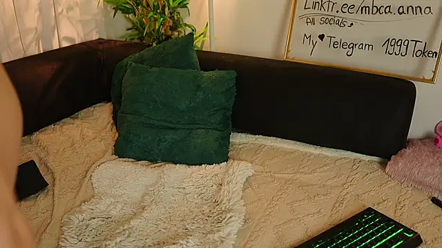 Snapshot of mbcaanna chatting on 01-18-25, 08:19 mbcaanna online show from 01-18-25, 08:19