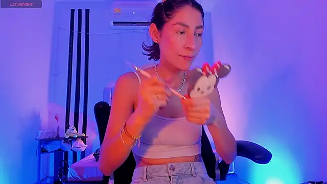 Snapshot of Gorgeous_Team chatting on 02-04-26, 07:20 Gorgeous Team online show from 02-04-26, 07:20