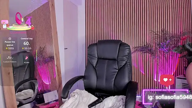 sofiah  online show from 10-09-25, 06:33