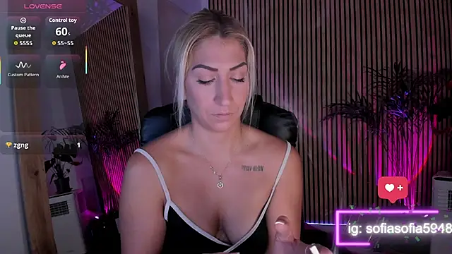 sofiah  online show from 10-17-25, 06:05