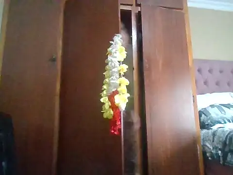 Snapshot of ShooingBunch chatting on 10-29-25, 09:44 ShooingBunch online show from 10-29-25, 09:44