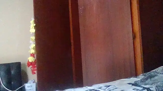 Snapshot of ShooingBunch chatting on 12-04-25, 02:37 ShooingBunch online show from 12-04-25, 02:37