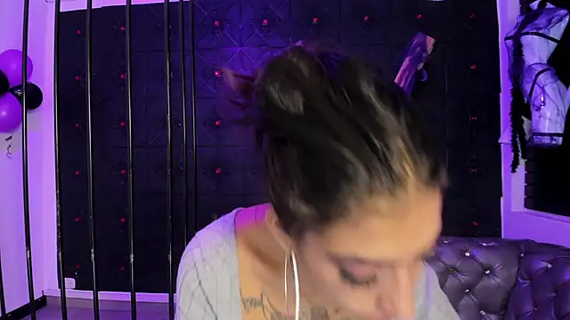 TeennNaugthy18 online show from 10-26-25, 03:07