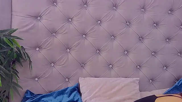 MeIisaLove online show from 10-04-25, 07:45