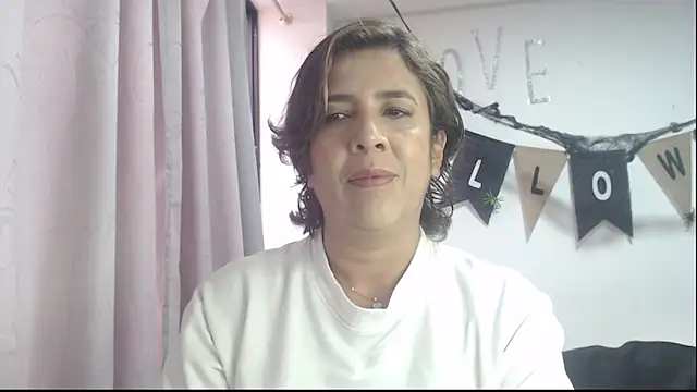 Victoria meester online show from 10-23-25, 02:27