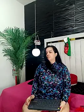 lucia vonne  online show from 12-23-24, 01:45