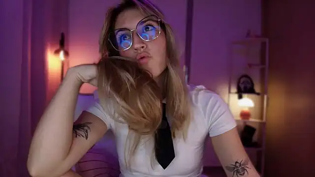 Dakotaa  online show from 03-24-26, 01:10