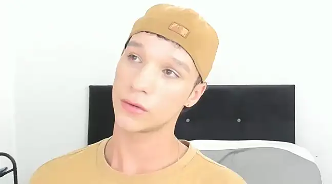 angelcortes online show from 01-04-25, 07:55