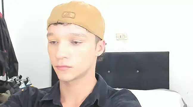 angelcortes online show from 01-07-25, 08:52