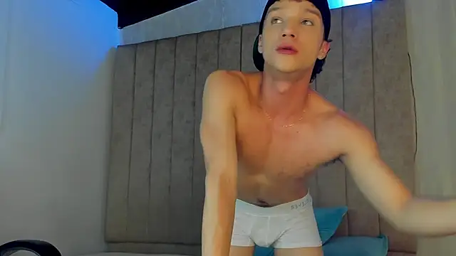 angelcortes online show from 11-08-25, 08:29