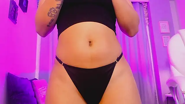 CoralineRicce  online show from 12-12-24, 04:59