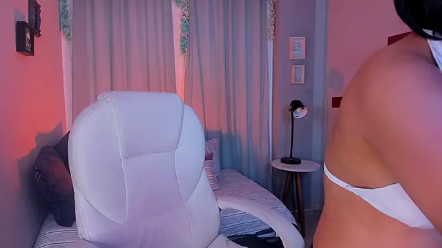 CoralineRicce  online show from 02-14-25, 04:58