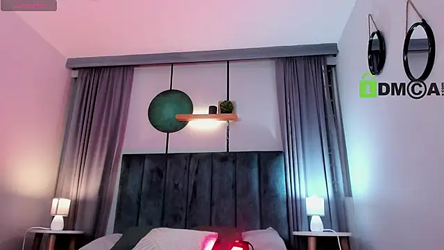 CoralineRicce  online show from 11-04-25, 09:58