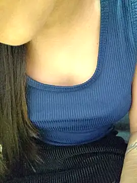 Snapshot of Roshni_98 chatting on 10-07-25, 05:48 Roshni 98 online show from 10-07-25, 05:48