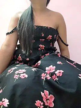 Snapshot of Roshni_98 chatting on 11-18-25, 07:02 Roshni 98 online show from 11-18-25, 07:02