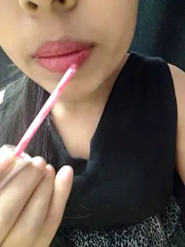 Snapshot of Roshni_98 chatting on 11-29-25, 05:10 Roshni 98 online show from 11-29-25, 05:10