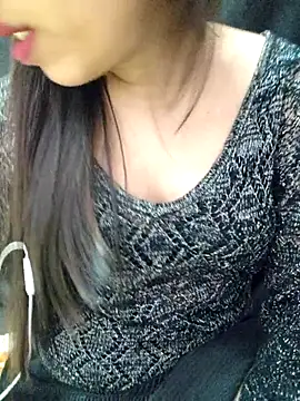 Snapshot of Roshni_98 chatting on 12-01-25, 04:17 Roshni 98 online show from 12-01-25, 04:17