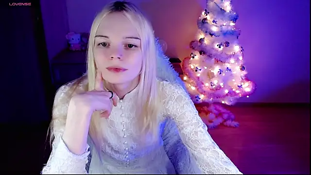 Snapshot of Emily_Nyaffee chatting on 12-22-24, 06:15 Emily Nyaffee online show from 12-22-24, 06:15