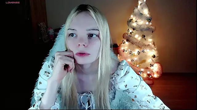 Snapshot of Emily_Nyaffee chatting on 01-05-25, 10:08 Emily Nyaffee online show from 01-05-25, 10:08