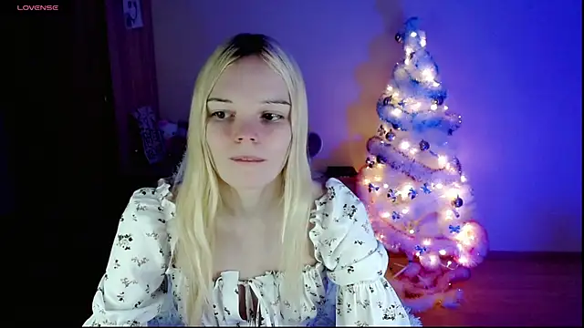 Snapshot of Emily_Nyaffee chatting on 01-11-25, 09:25 Emily Nyaffee online show from 01-11-25, 09:25