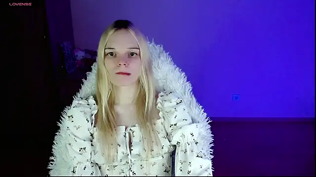 Snapshot of Emily_Nyaffee chatting on 01-18-25, 01:19 Emily Nyaffee online show from 01-18-25, 01:19