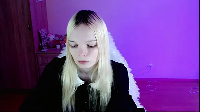 Snapshot of Emily_Nyaffee chatting on 01-25-25, 09:46 Emily Nyaffee online show from 01-25-25, 09:46