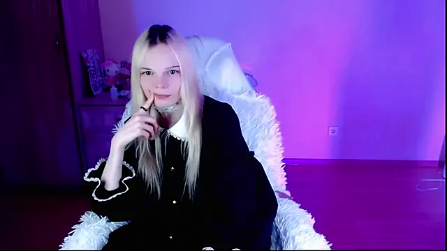 Snapshot of Emily_Nyaffee chatting on 01-28-25, 11:28 Emily Nyaffee online show from 01-28-25, 11:28