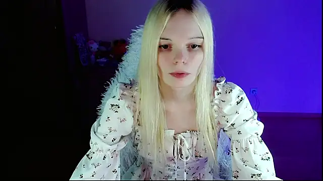 Snapshot of Emily_Nyaffee chatting on 02-07-25, 12:31 Emily Nyaffee online show from 02-07-25, 12:31