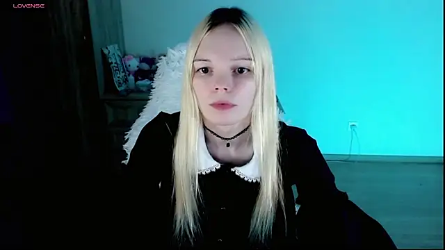 Snapshot of Emily_Nyaffee chatting on 02-10-25, 10:51 Emily Nyaffee online show from 02-10-25, 10:51