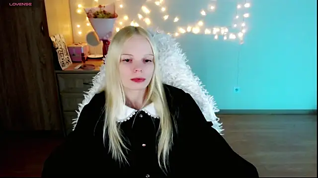 Snapshot of Emily_Nyaffee chatting on 03-01-25, 05:16 Emily Nyaffee online show from 03-01-25, 05:16