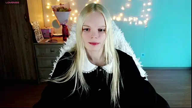 Snapshot of Emily_Nyaffee chatting on 03-01-25, 08:21 Emily Nyaffee online show from 03-01-25, 08:21