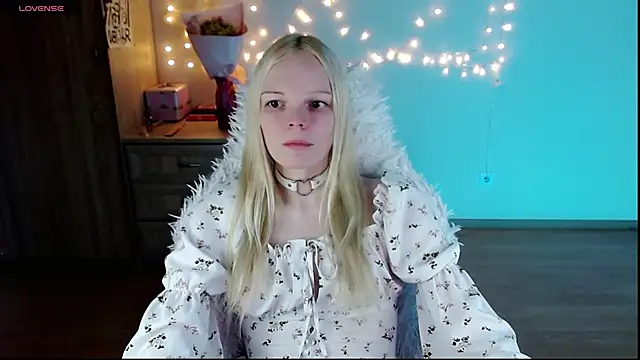 Snapshot of Emily_Nyaffee chatting on 03-10-25, 09:21 Emily Nyaffee online show from 03-10-25, 09:21