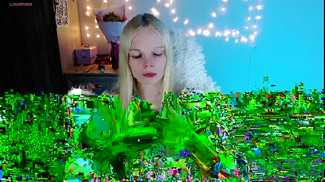 Snapshot of Emily_Nyaffee chatting on 03-13-25, 11:05 Emily Nyaffee online show from 03-13-25, 11:05