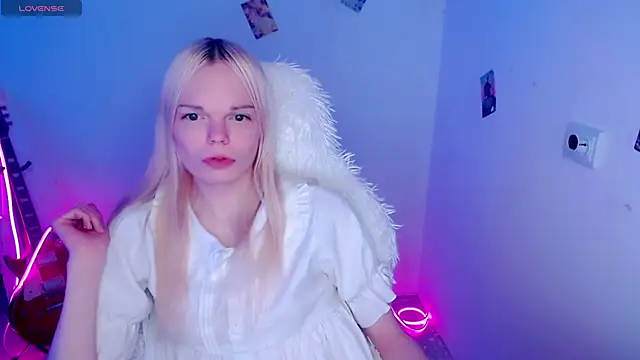 Emily Nyaffee online show from 11-22-25, 10:31